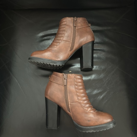 Booties - Picture 4 of 9